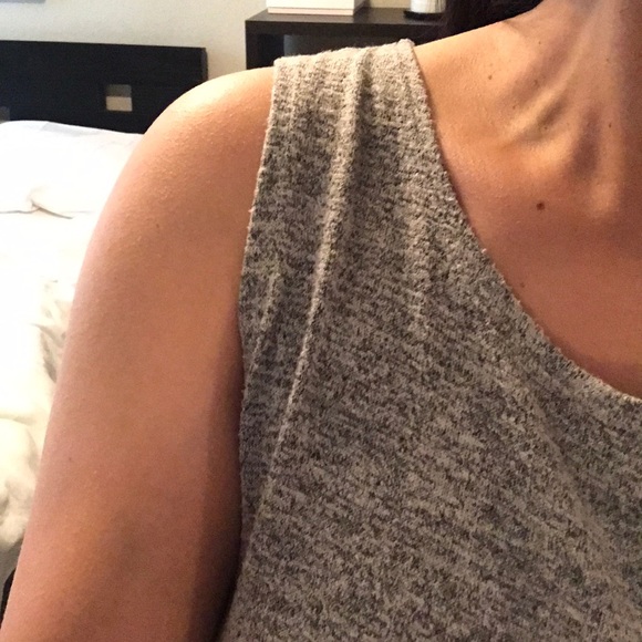 Gray top - Picture 2 of 5